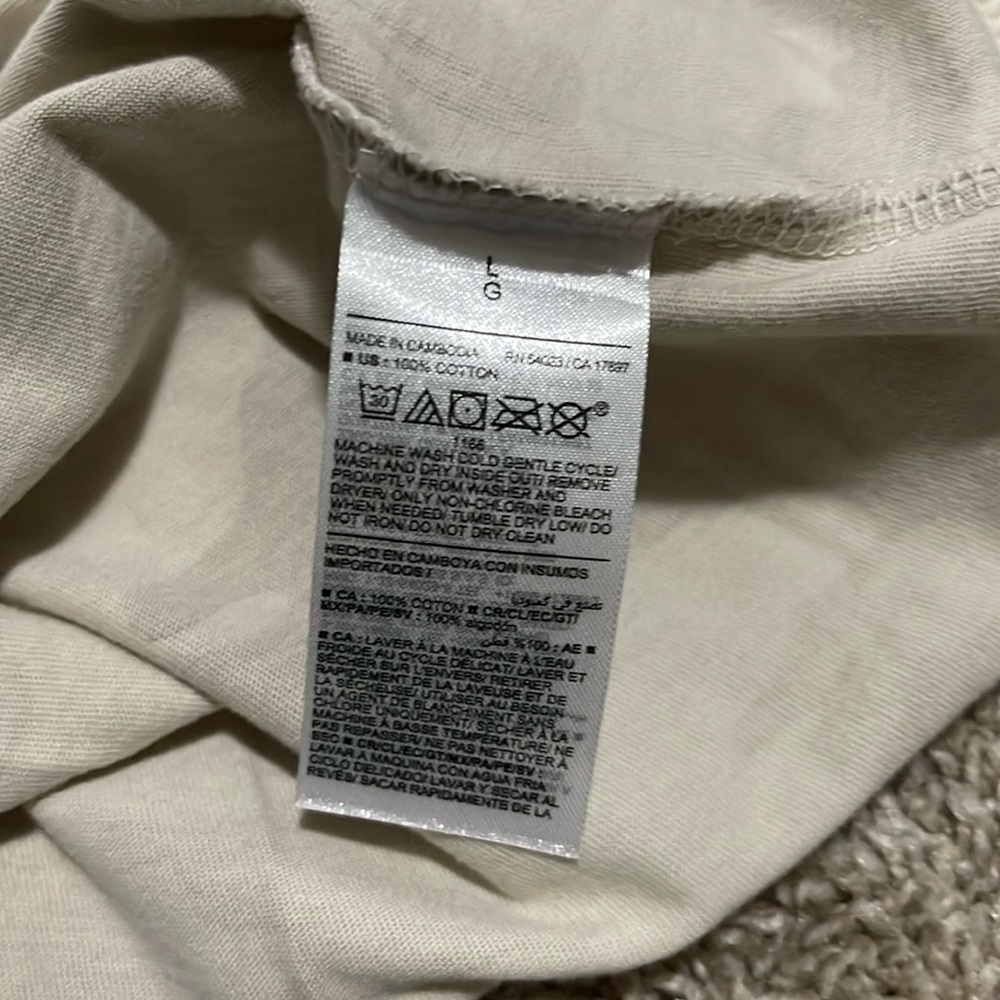 NWT- Old Navy - L & XL. Camo V Cut Twe - Picture 6 of 7